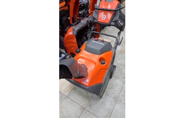 Snežna freza ST151 Husqvarna - Predstavitveni model Snežna freza ST151 Husqvarna - Predstavitveni model