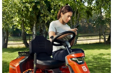R320X AWD Husqvarna - Parkovna Rider kosilnica R320X AWD Husqvarna - Parkovna Rider kosilnica