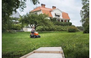 TS112 Husqvarna - Parkovni traktor