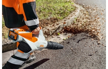 BGA86 STIHL - Akumulatorski pihalnik